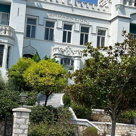 The View 3 *